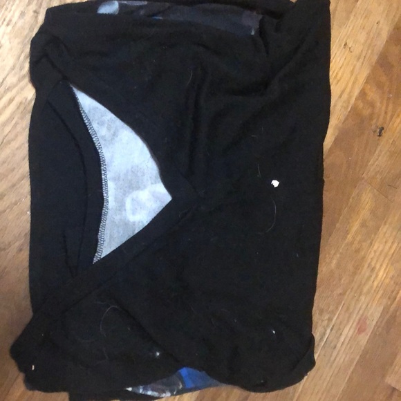 Evan Peters sweater - Picture 2 of 2